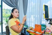 南宁泰国主播品三亚榴莲：“尝到了家乡味”