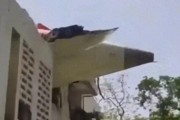 南宁印度一波音787客机坠毁机上242人、地面5名学生遇难！我驻印度使馆：机上无中国籍乘客